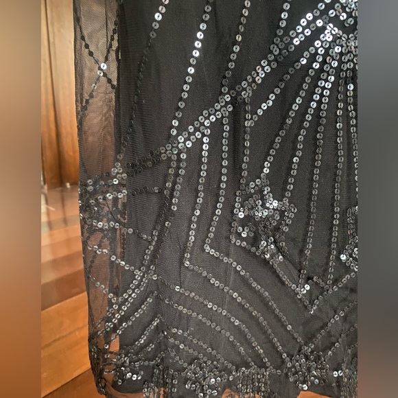 Silk and sequin embroidered layered flapper-style midi skirt - Picture 10 of 16